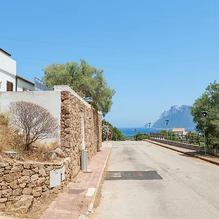 Oltreilmare Tavolara Feriehus Porto San Paolo (Sardinia)